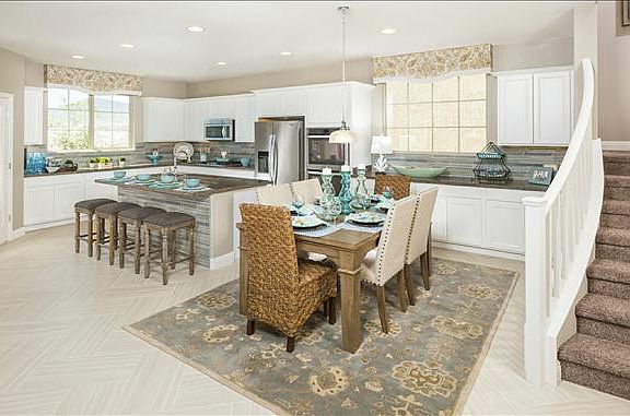 Dining Room & Kitchen