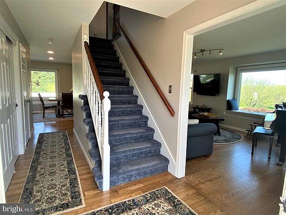 5th image of 101 Shanelly Dr