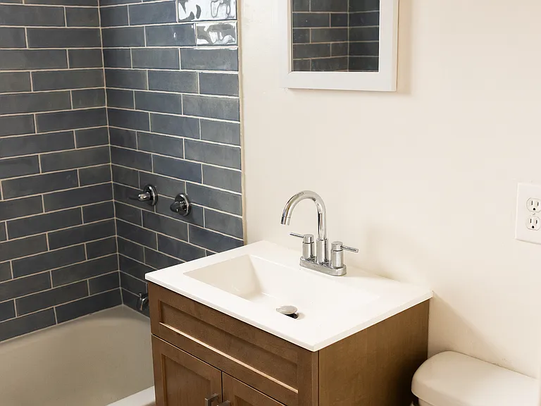 1316 Kent Cir — Photo 12