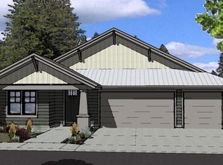 425 NW 28th St, Redmond, OR