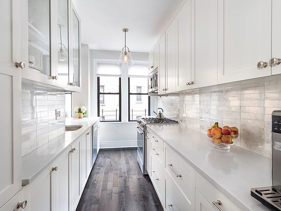 4th image of 315 W 86th St APT 15A