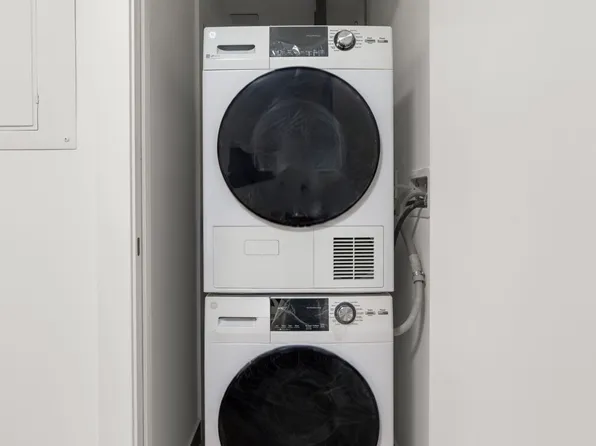 379 Ocean Parkway image 16 of 23