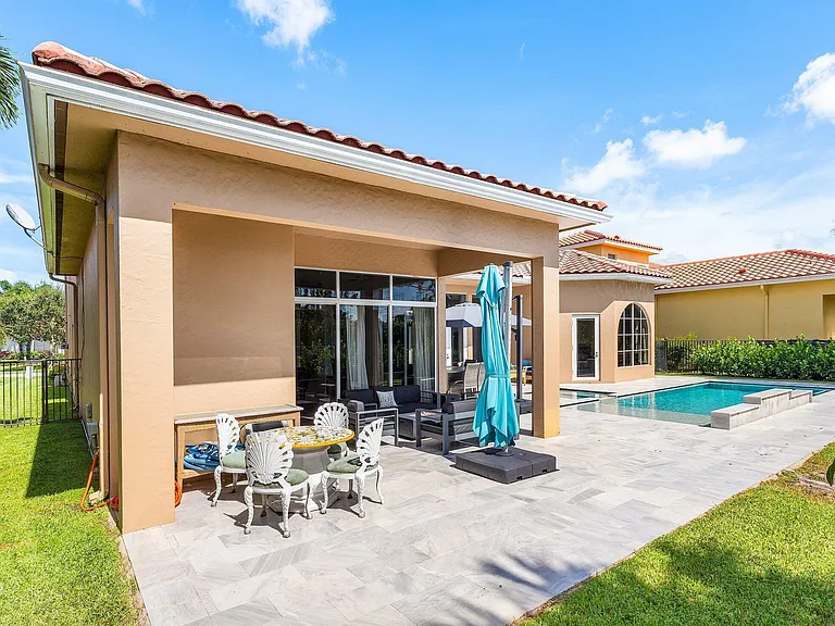 3381 Lago De Talavera — Photo 59
