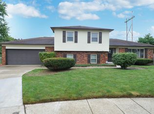 2701 Bonne Cir, Columbus, OH 43207