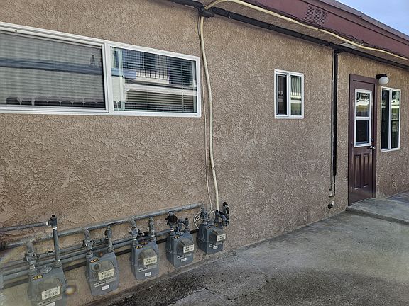 3rd image of 4848 Orchard Ave