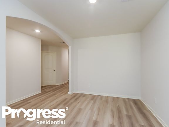 5th image of 10486 Sweetwater Creek Dr