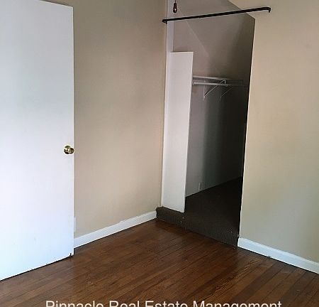 3rd image of 1483 N Milwaukee St
