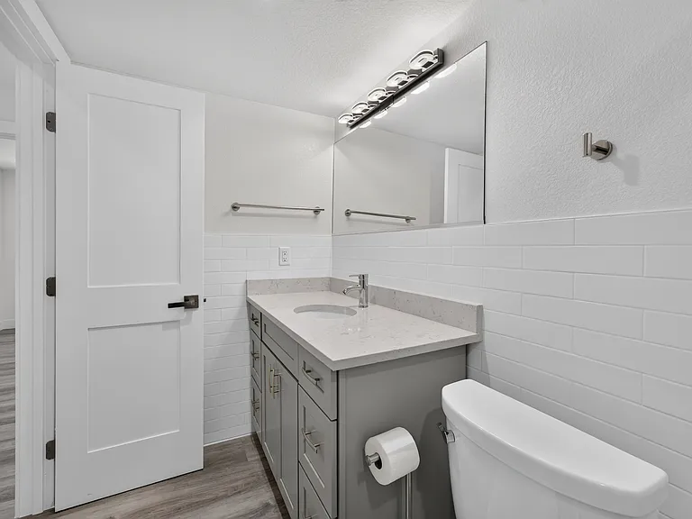 19636 Victorian Dr #B4 — Photo 17