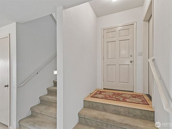 3rd image of 813 McCormick Street SE