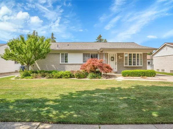 14451 Debbie Dr, Sterling Heights, MI 48313