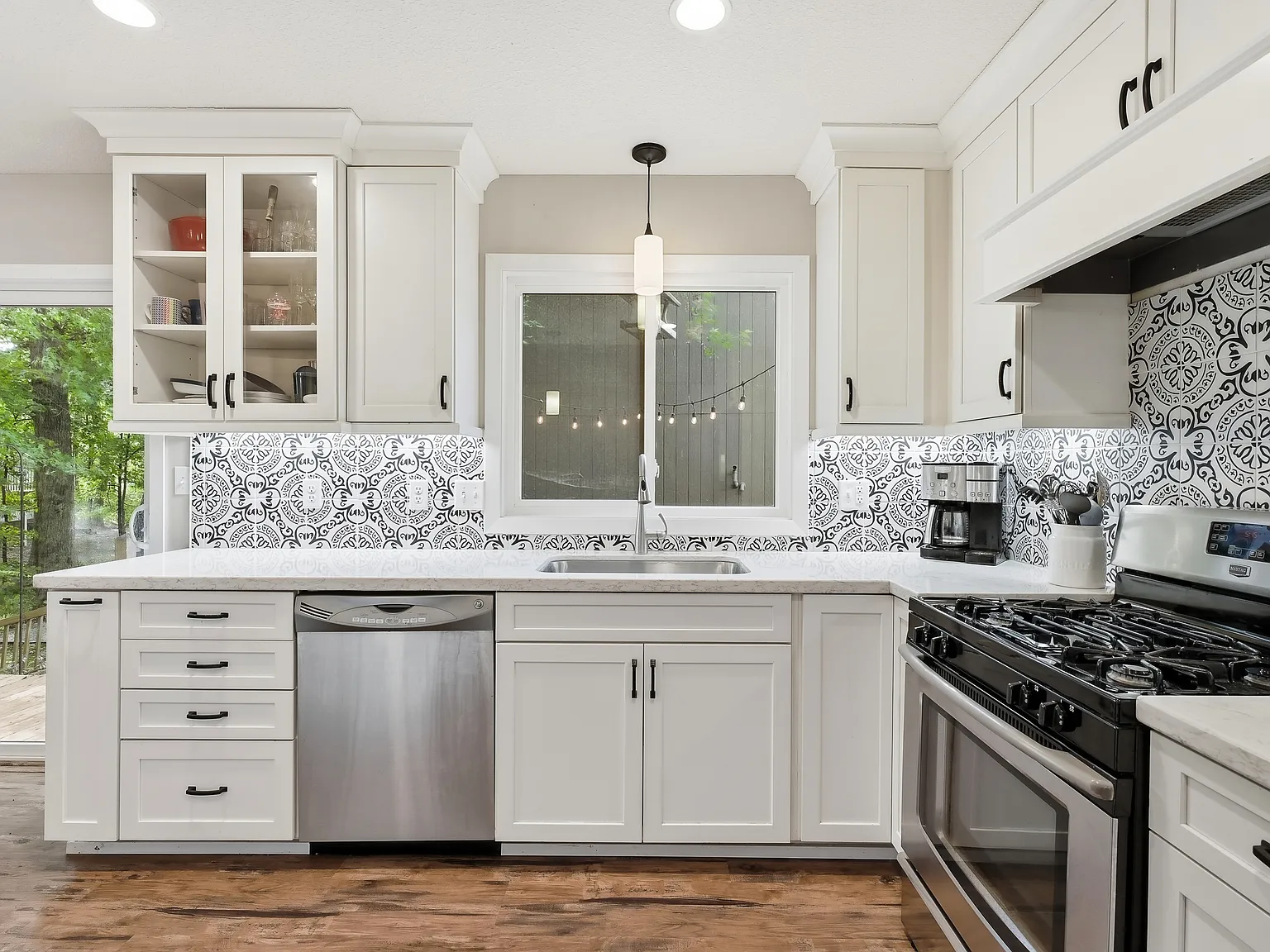 3 bed, 1710 sqft, $4,350 — Photo 3