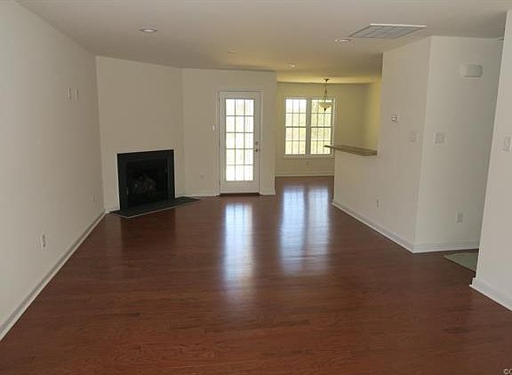 2nd image of 21125 Baileys Ln