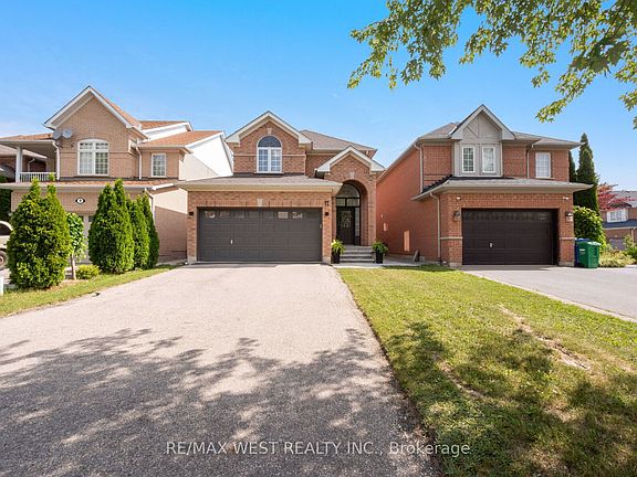 3rd image of 11 Beehive Dr