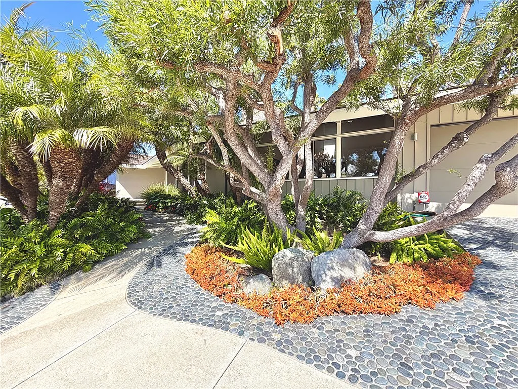 3 bed, 2973 sqft, $35,000 — Photo 2