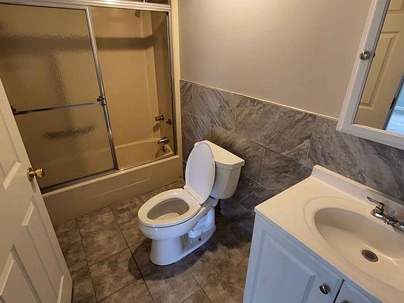 5th image of 215 W Main St #1A