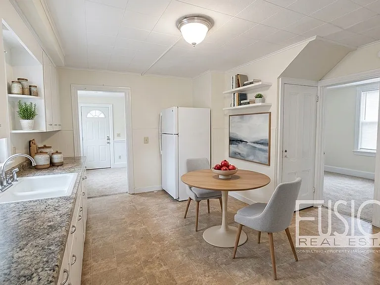 46 Lafountain St — Photo 24