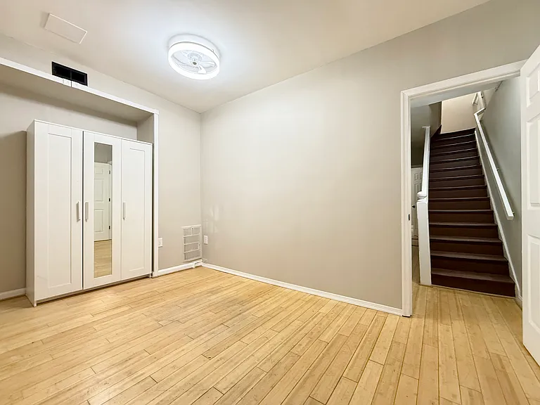 1004 Girard St NW — Photo 24
