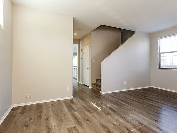 4th image of 3020 S 94th Ave