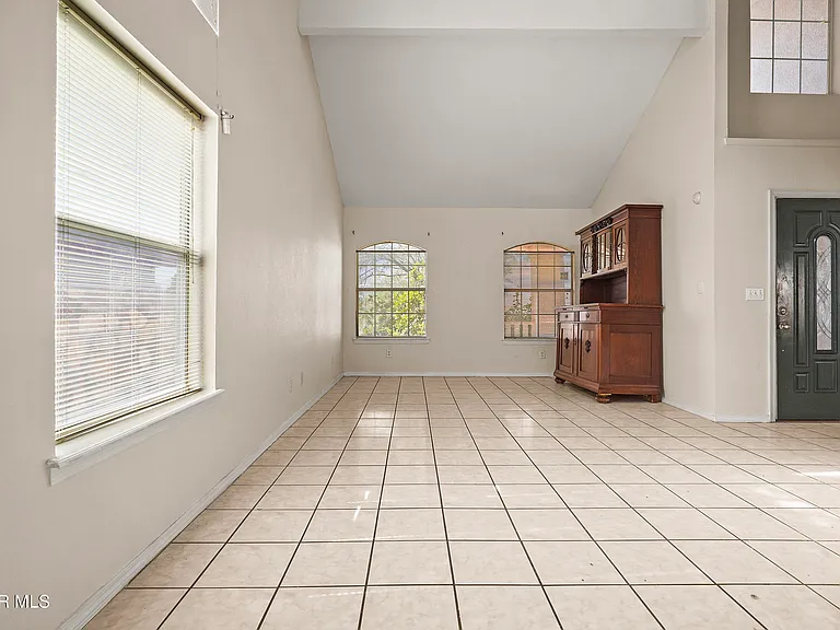 7481 Umbria Dr — Photo 30