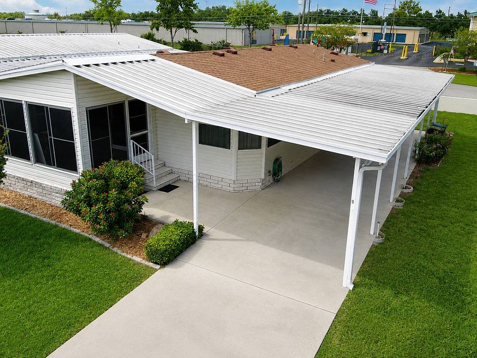 1st image of 9 Lake Pointe Dr