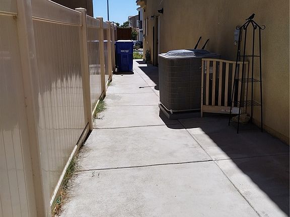 3rd image of 11811 Cramer Rd