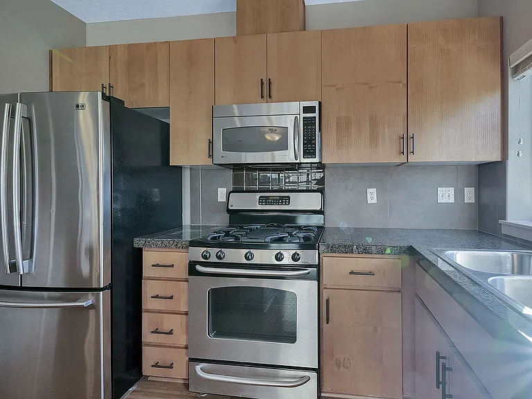780 NE Adwick Dr — Photo 8