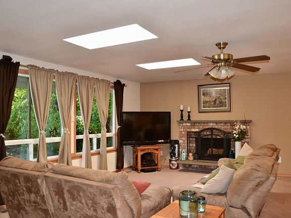 4th image of 2130 Crosswoods Cir
