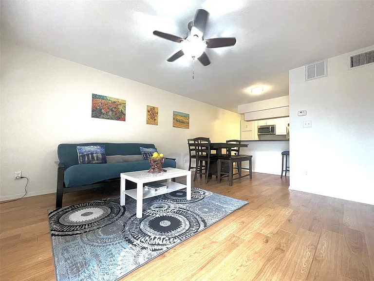 2207 Leon St #309 — Photo 2
