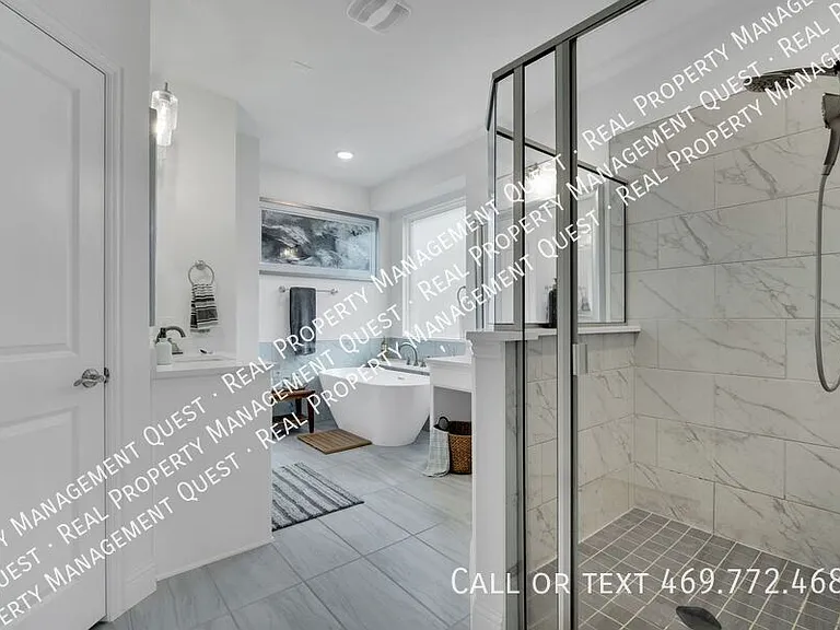 1767 Shumard St — Photo 8