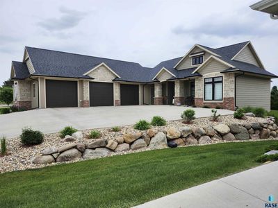 2509 W Oak Hill Dr, Sioux Falls, SD, 57108