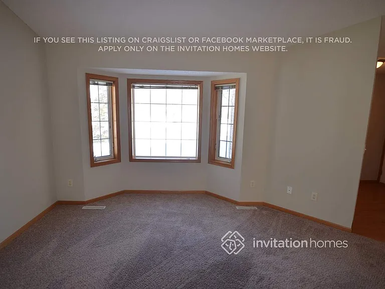 930 118th Ln NE — Photo 2