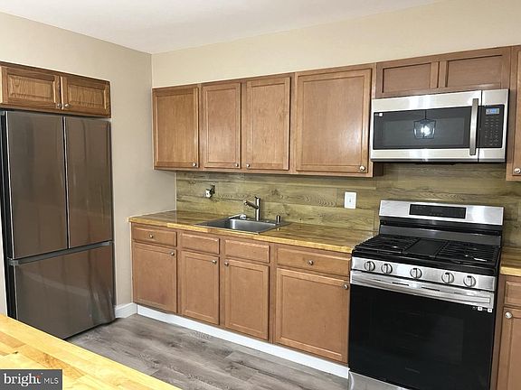 2nd image of 4865 Melbourne Rd