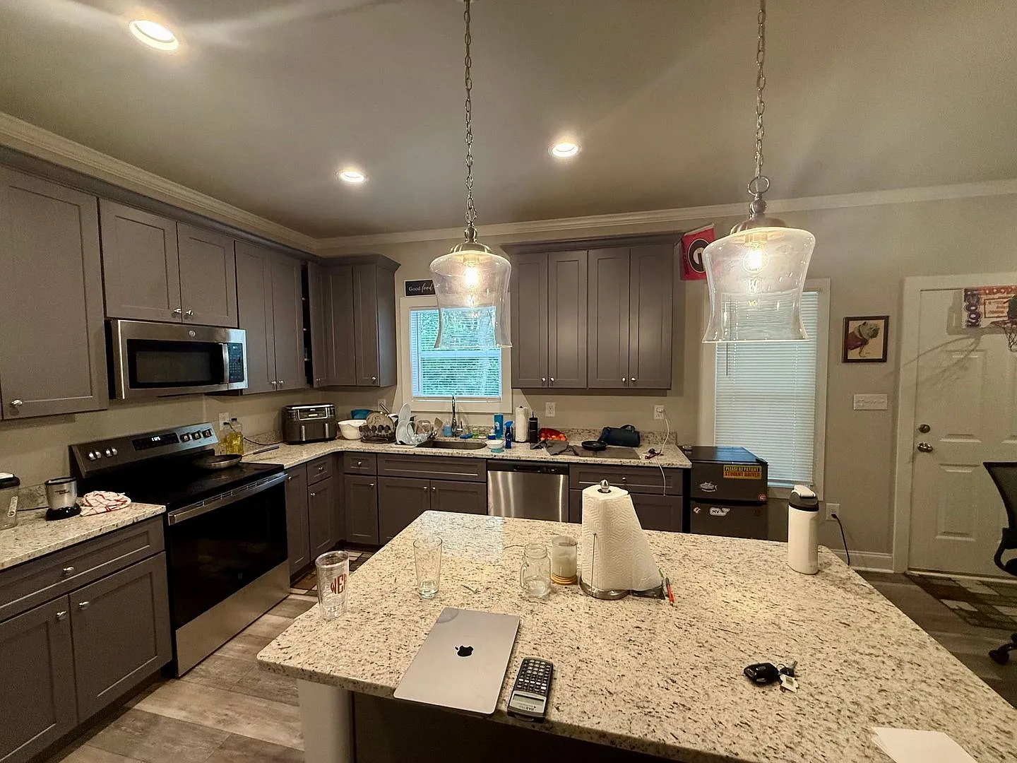 Five Bedroom Newer Construction — Photo 3