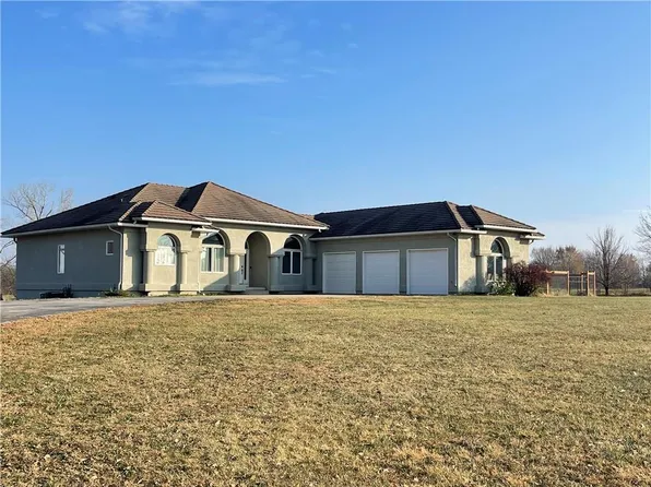 1715 N 7th Hwy, Independence, MO 64056