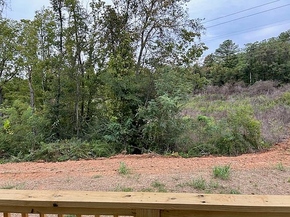 3rd image of 1665 Heritage Dr