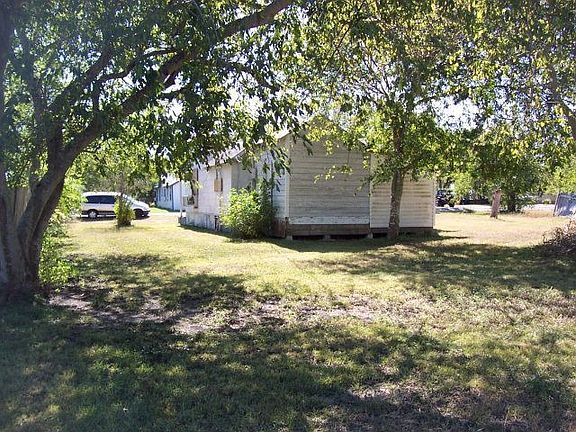2nd image of 504 W Washington Ave