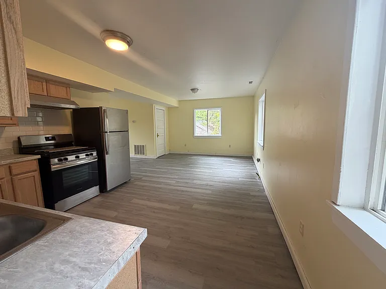 79 Baker St #4 — Photo 2