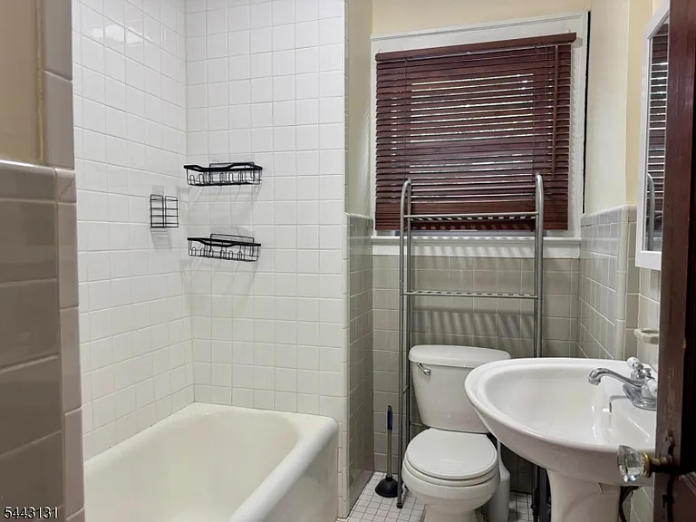 15 Walnut Pkwy #1 — Photo 11