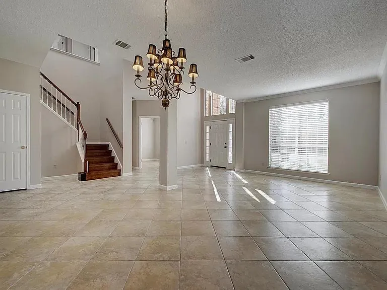 15410 Cambria Cv — Photo 2