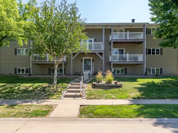 4125 31st St APT 3C, Bettendorf, IA 52722