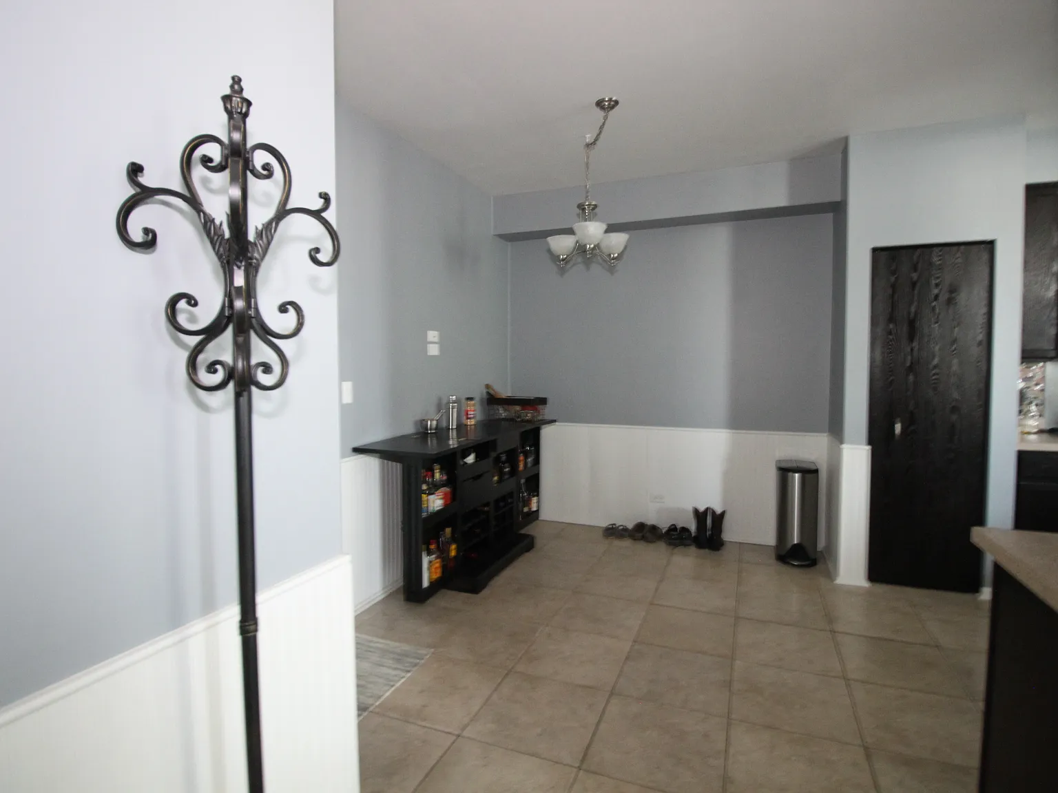 3 bed, 2.5 bath, 1727 sqft, $2,900 — Photo 2
