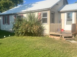 665 S 8th St, Lander, WY 82520