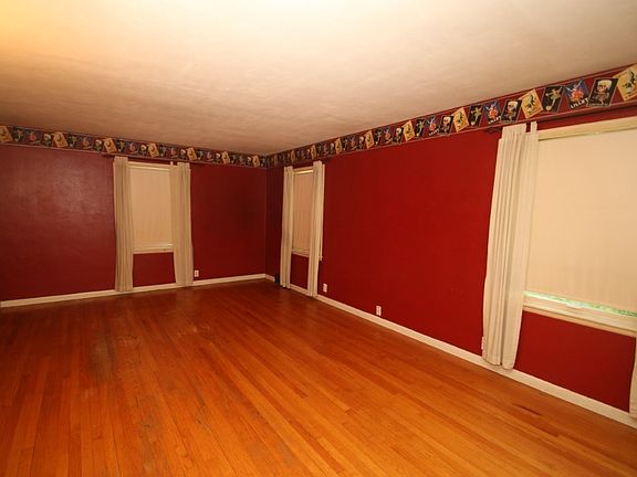 3rd image of 3318 Charles St