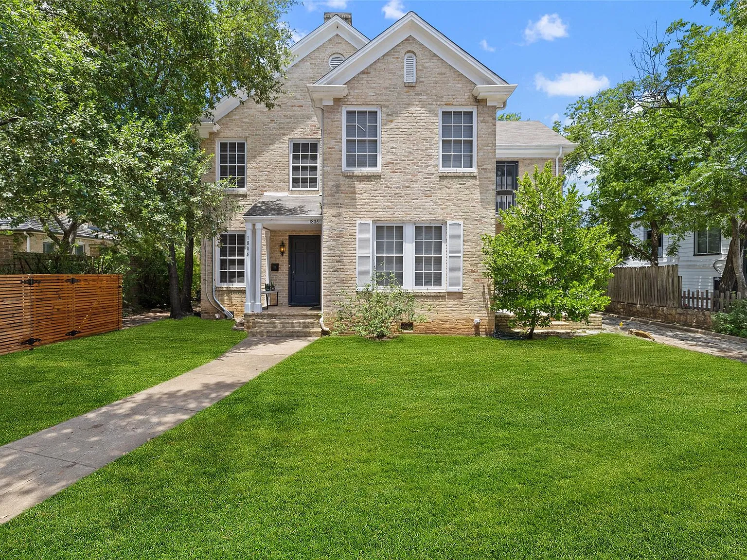 2 bed, 1.5 bath, 1481 sqft, $3,200 — Photo 1