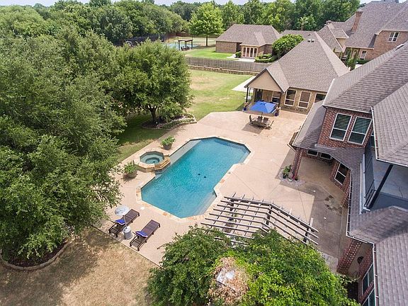 5th image of 5509 Montclair Dr