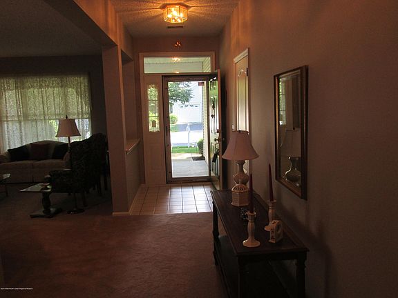 3rd image of 26 Goldensprings Dr