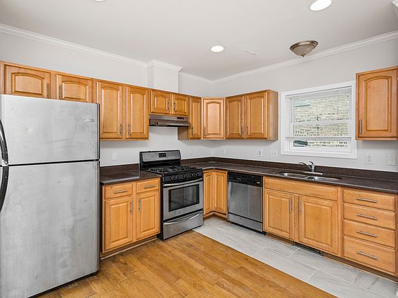 4th image of 7238 S Cornell Ave Unit 1N
