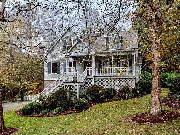 2nd image of 144 Cypress Dr