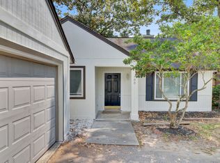 100 Photinia Ct, Summerville, SC 29486