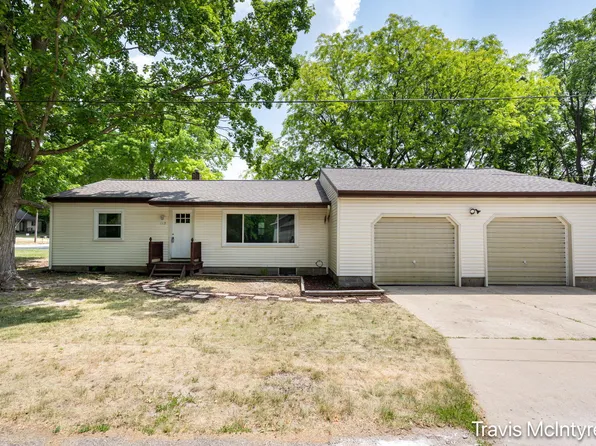 112 Lem Paul St, Middleville, MI 49333